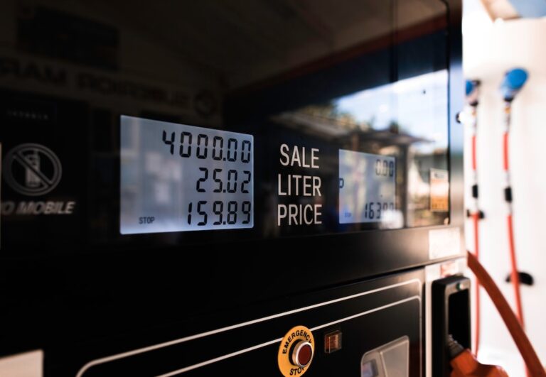 Cele mai bune practici pentru economisirea combustibilului și reducerea emisiilor de carbon