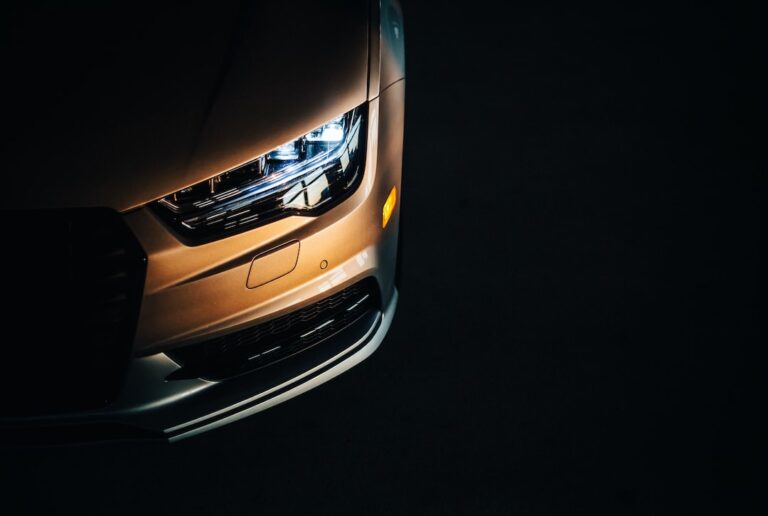 Ghidul complet pentru a-ți evalua și a-ți negocia prețul la achiziționarea unui vehicul nou sau second-hand