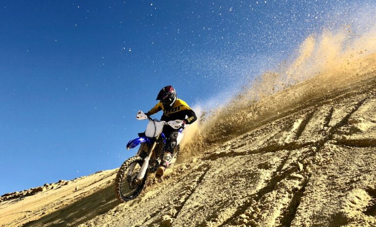 Cum să alegi motocicleta perfectă pentru aventură