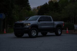 Evaluarea anvelopelor de performanță în 2026: Analiza performanțelor