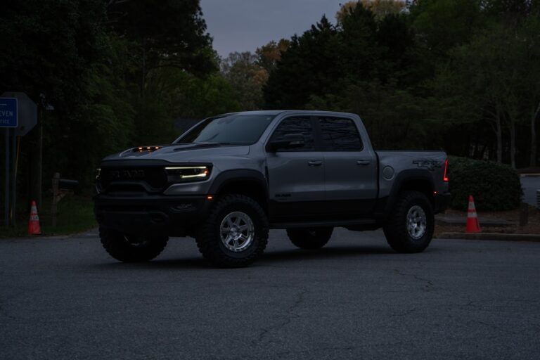 Evaluarea anvelopelor de performanță în 2026: Analiza performanțelor