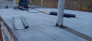 Etapele aplicării unei hidroizolații pe acoperiș plat