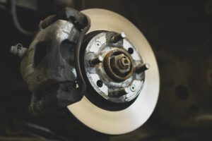 Importanța răcirii sistemului de frânare în concursuri