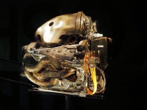 Evoluția motoarelor turbo vs. aspirate în competițiile moderne