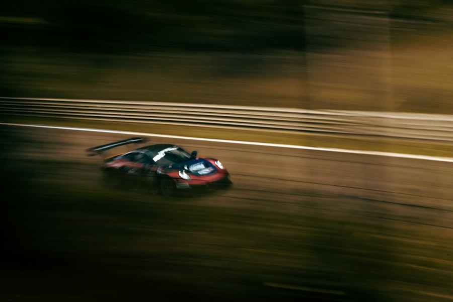 Photo amateur car racing analysis research