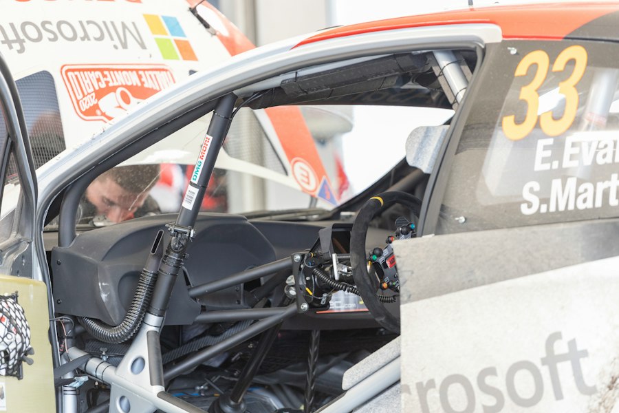 Photo race car mechanics diagram