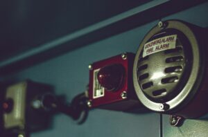 Importanța comunicării radio între boxă și pilot în motorsport
